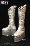 KISS: The Spaceman LOVE GUN Official Costume Image 6